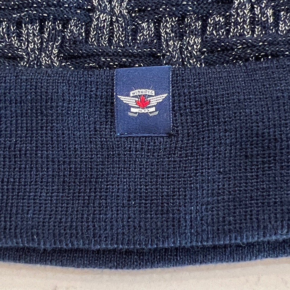 Winnipeg Jets NHL Navy Knit Beanie Pom Hat Metallic Silver One Size NWT - Picture 5 of 7